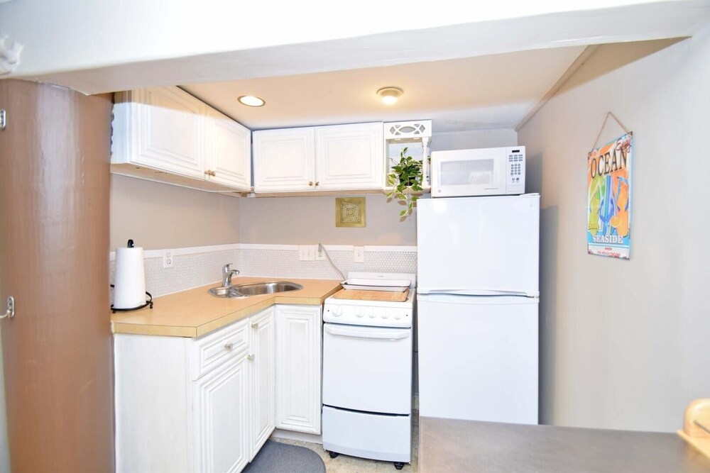 Pine Court 11 Apts by RedAwning view 3