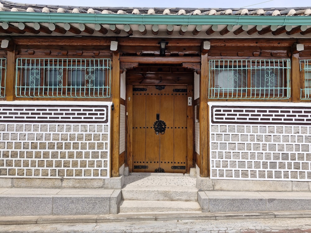 Leedo Hanok