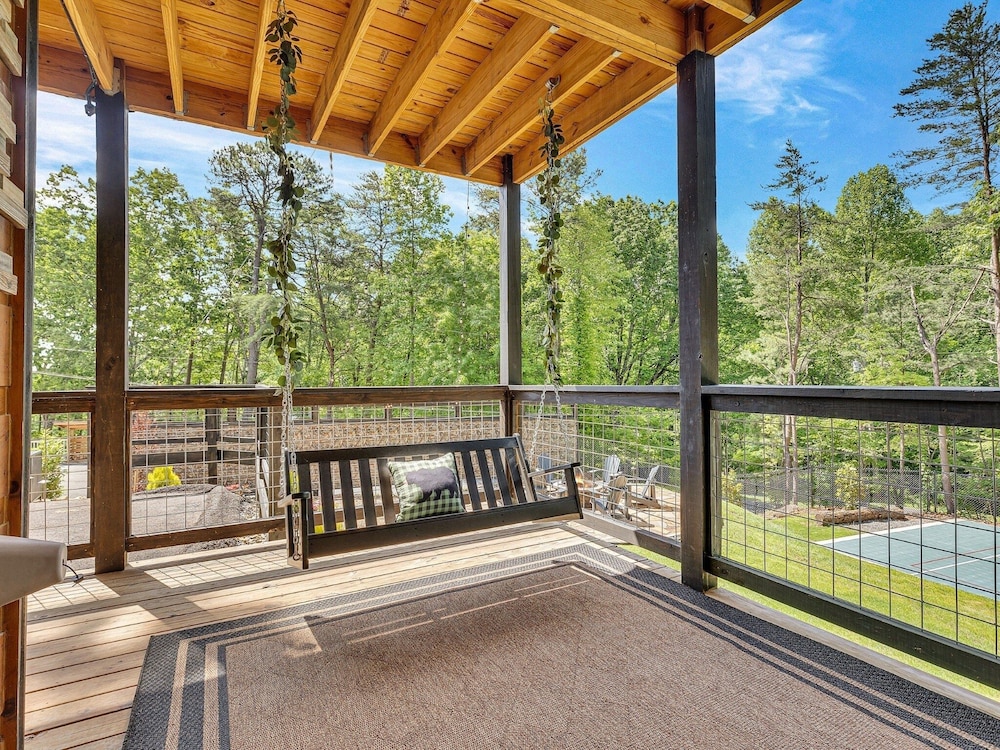 Ebenezer 4 Bedroom Cabin
