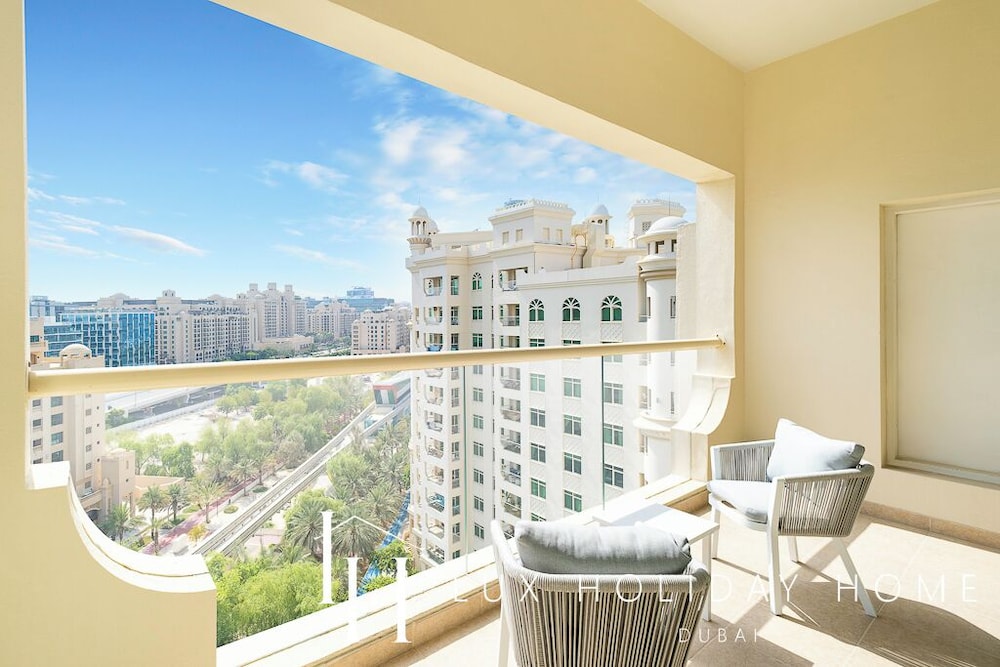 LUX The Shoreline Palm Island Penthouse