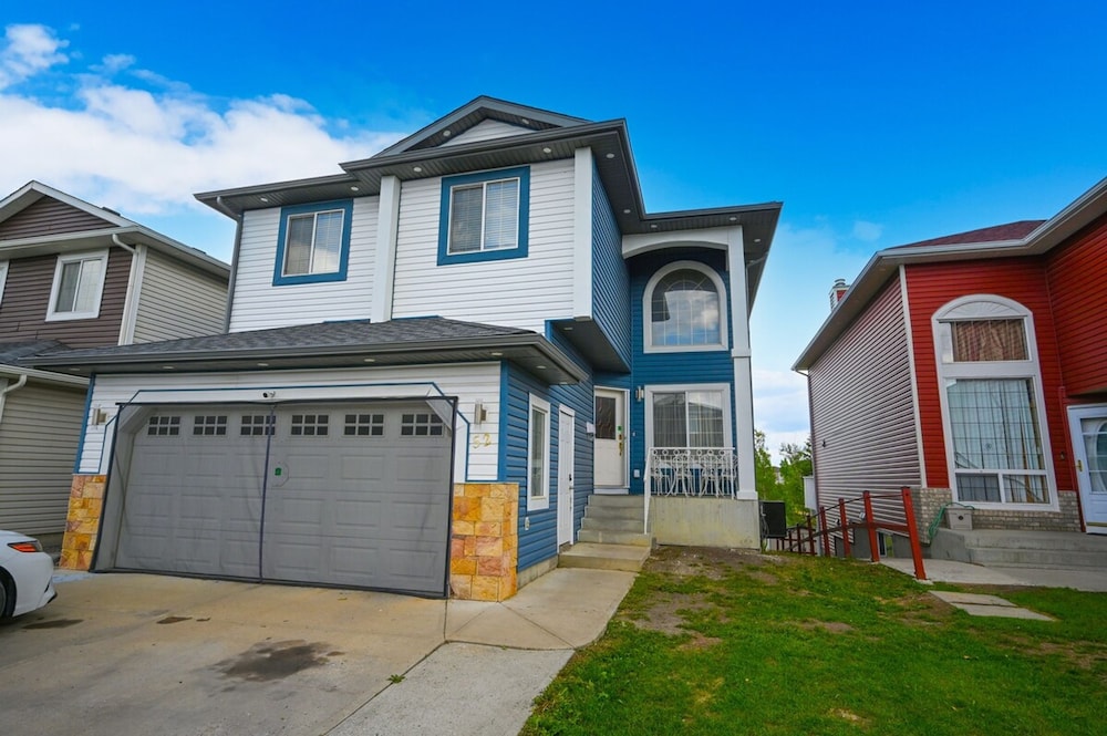 52-3 Bed Suite on Lake Central A C By Airport