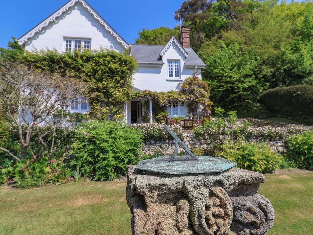 Lynch Cottage