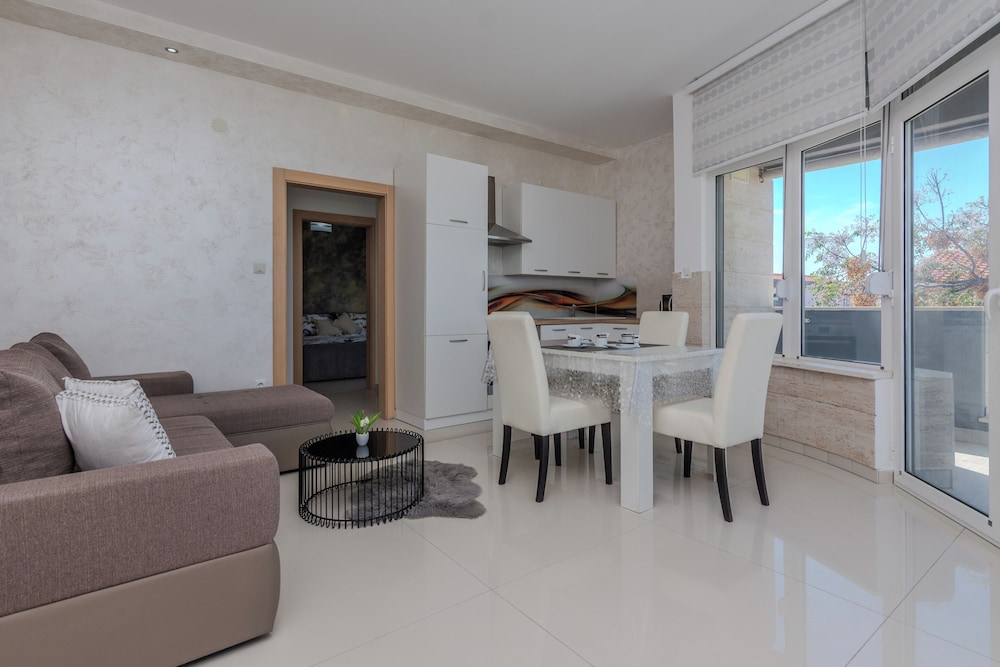 Apartments Mavracic