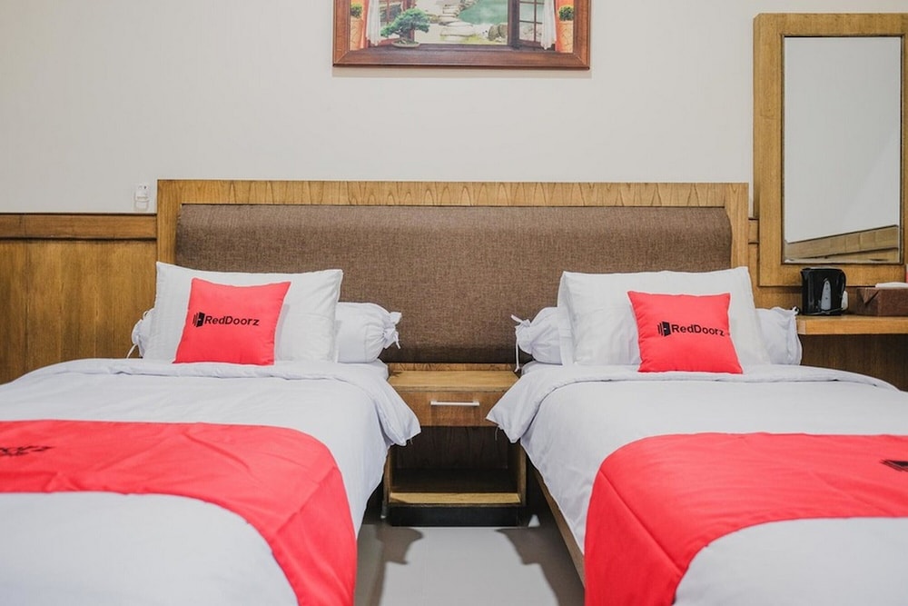 RedDoorz Plus @ Jalan Dr. Cipto Mangunkusumo Lampung