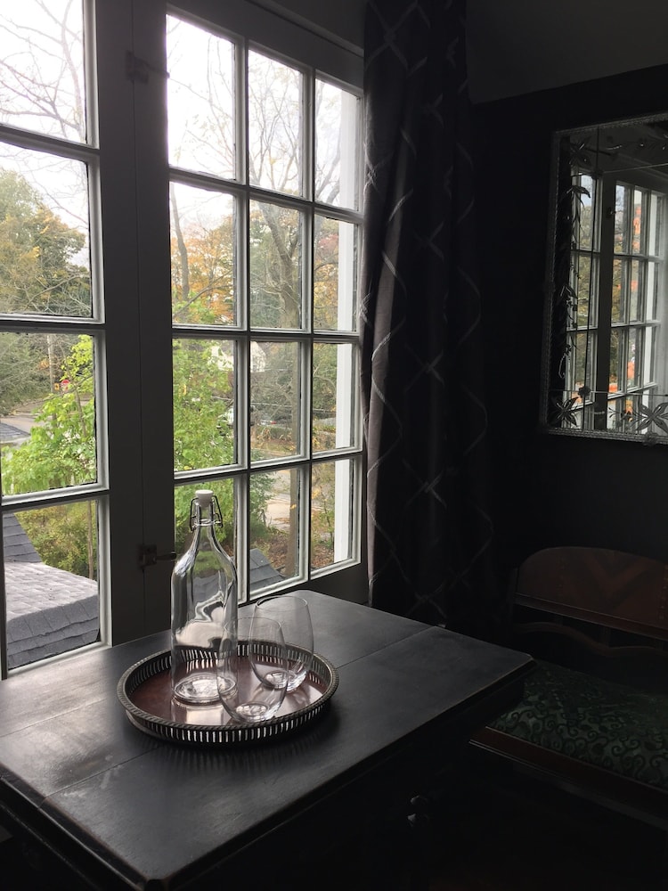 Judson Heath Colonial Inn