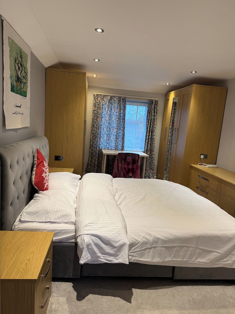 Oxford - Villa - Sleeps 8 - Garden - Parking