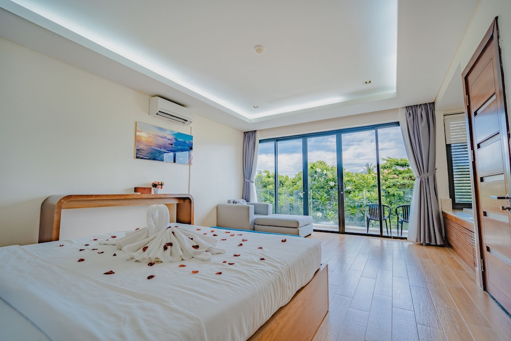 F4 villa in The Ocean Villas Resort view 3