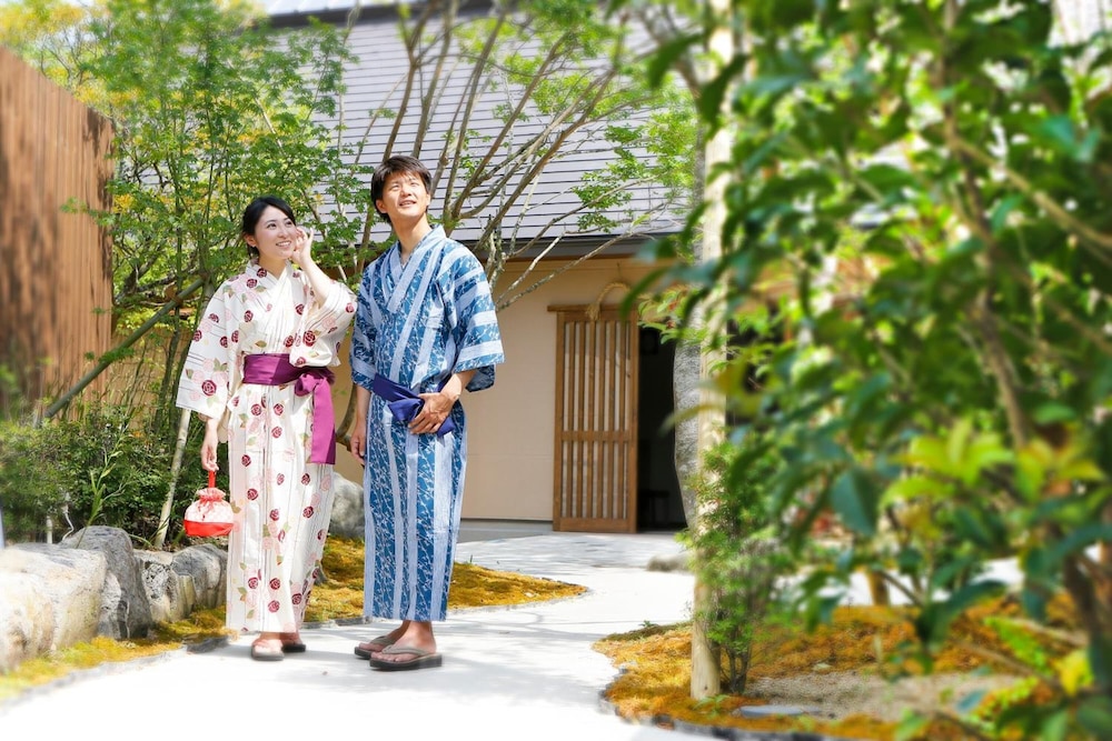 Takachiho Hanareno-yado Kamigakure