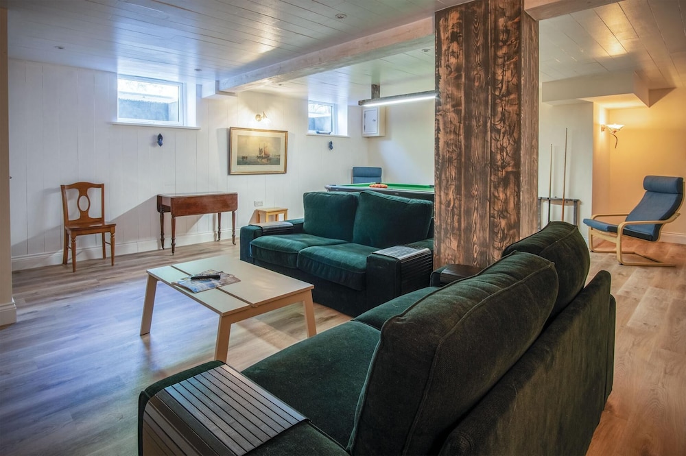 Rainbow Leap - 5 Bed Holiday Home - Saundersfoot