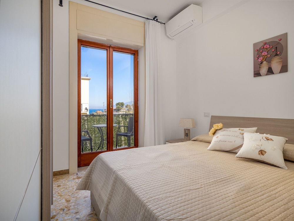 ENEA - Sorrento Center with seaview view 4