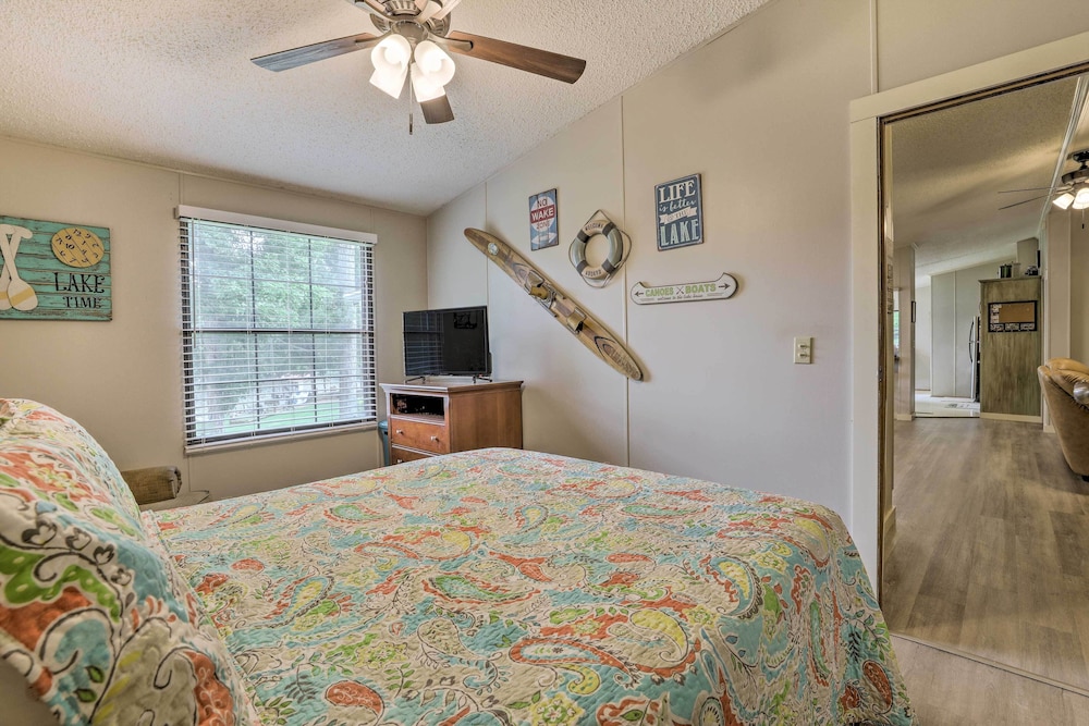 Milledgeville Vacations - Lakeside Living: Sparta Retreat w/ Game Room! - Property Image 3