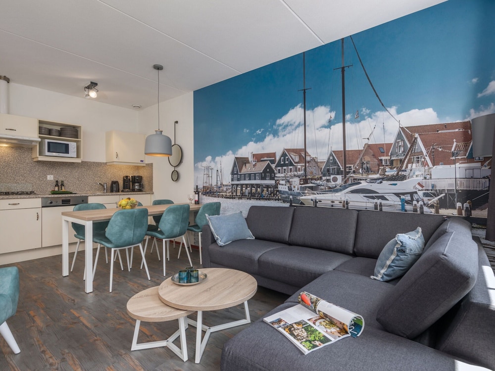 House in Volendam Near Marina view 4