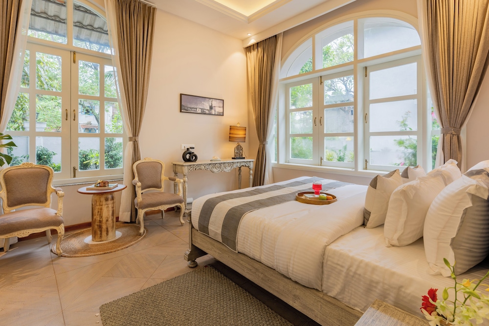 Esh Cottages Birch | Hillside 4-BHK Hideaway With Lush Garden, Common Pool, & Gaming Zone