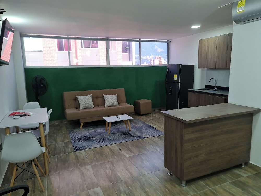 RG33 ApartaSuites
