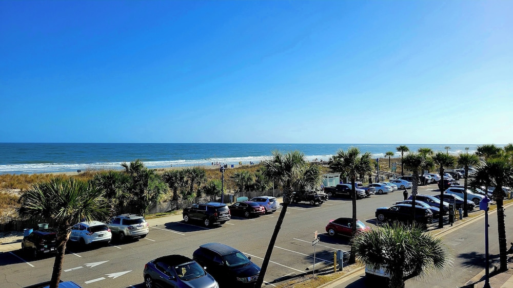 Sandpiper 2 by Tybee Vacation Rentals