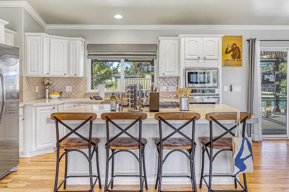 Temecula Wine Country Home w/ Pool, Hot Tub, Game Room & Vineyard Views