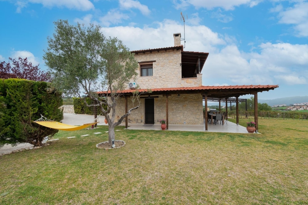 Artis Villa by Rentals Pro