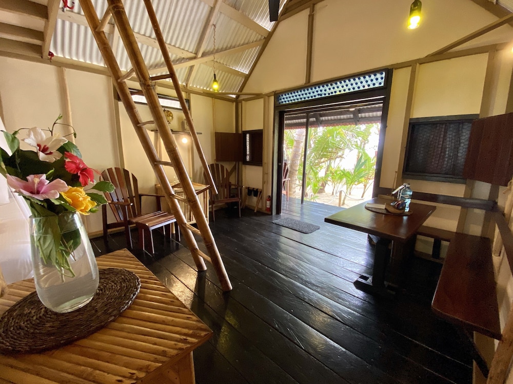 Little Corn Beach and Bungalow - Photo 8