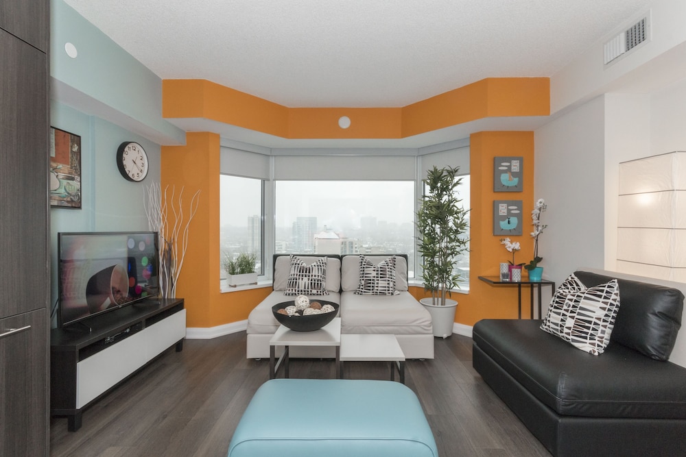 QuickStay - Yorkville's Finest (Yonge & Bloor) - Image 1