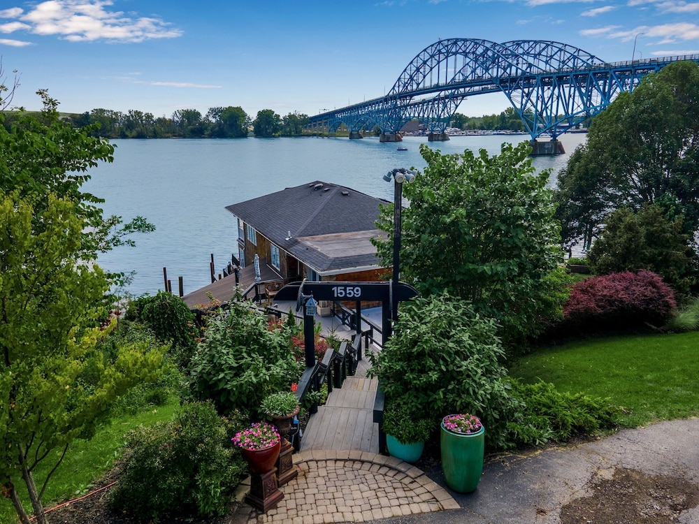 South Bridge Bed and Breakfast view 3