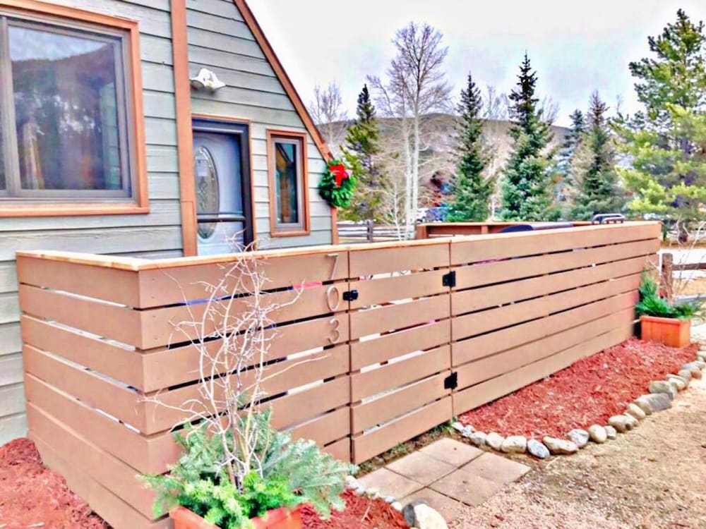 Summit County Vacations - Mountain View Home Near Breck Vail 4 Seasons Room Rooftop Deck Hot Tub - Property Image 3