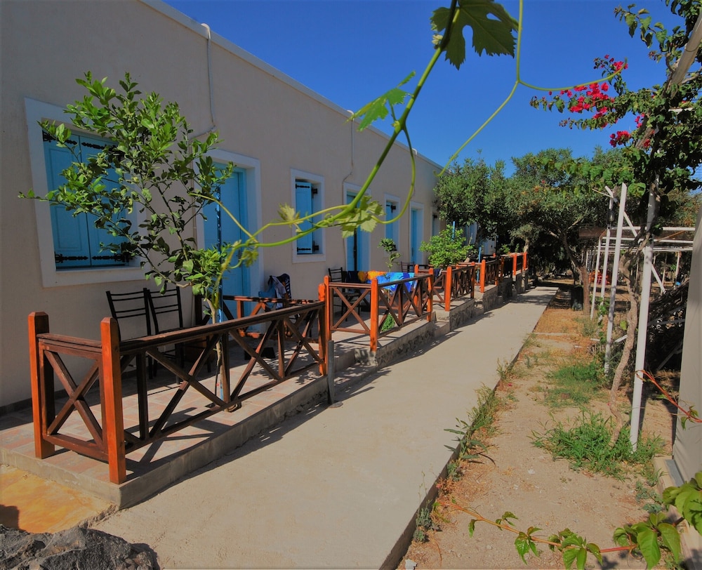 Santorini Camping & Hostel
