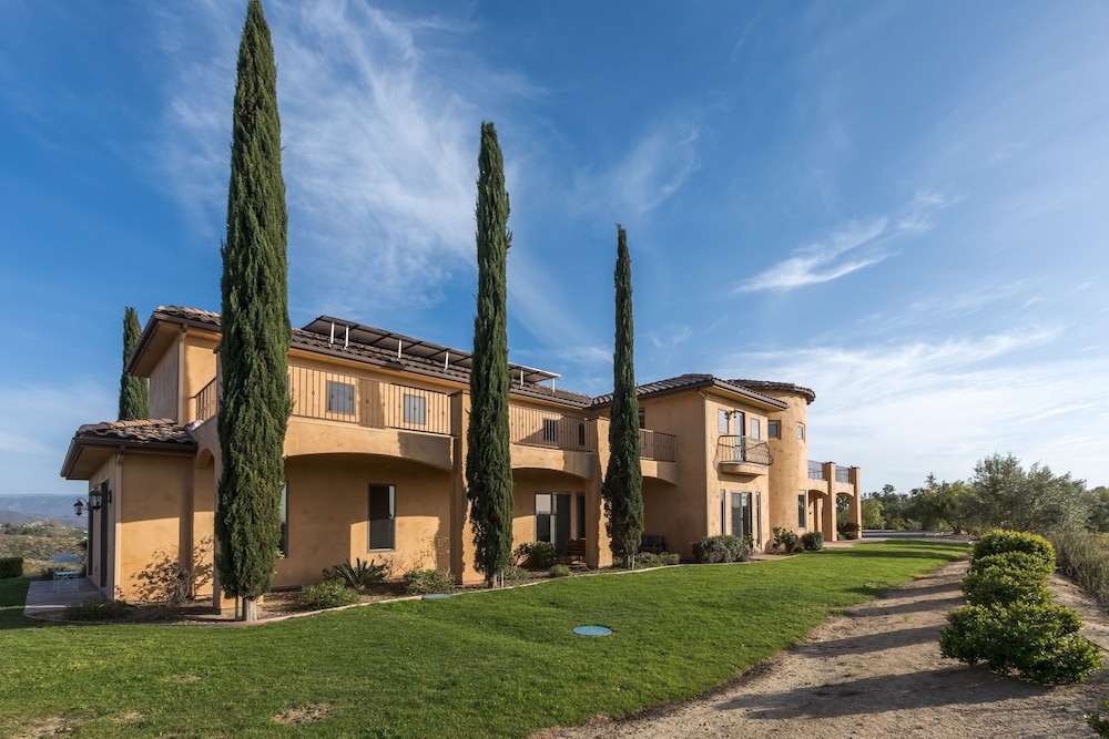 Palazzo Del Sol By Avantstay Breathtaking Home w Mountain Views Hot Tub