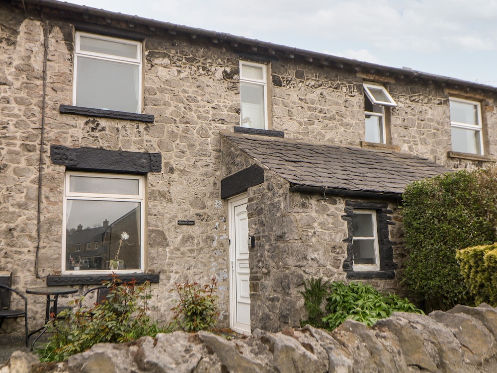 Harpur Cottage view 3