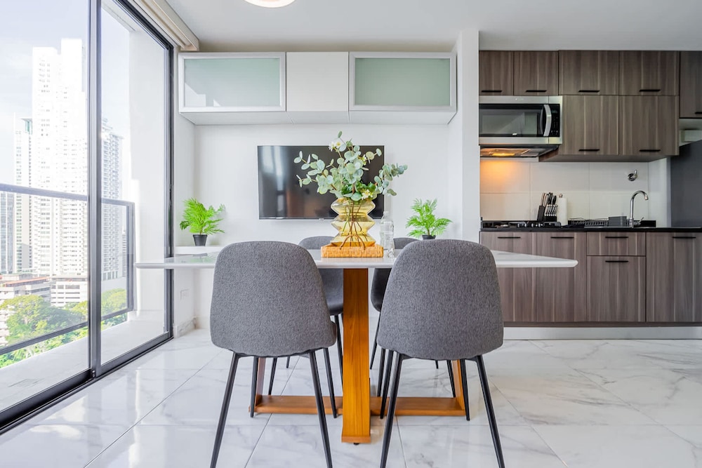w Elegant 1BR w Bay View in Calle 50