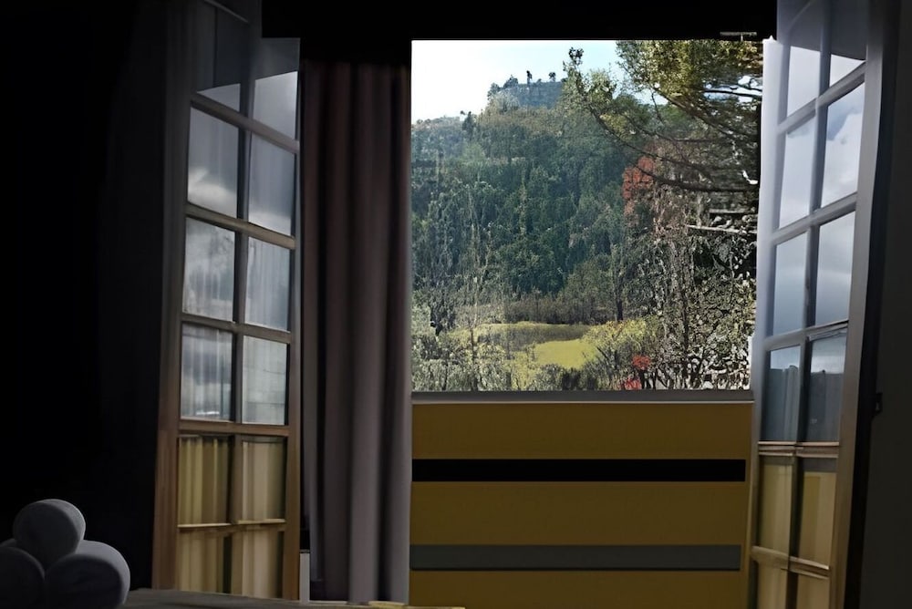 THE WRITERS HOUSE
