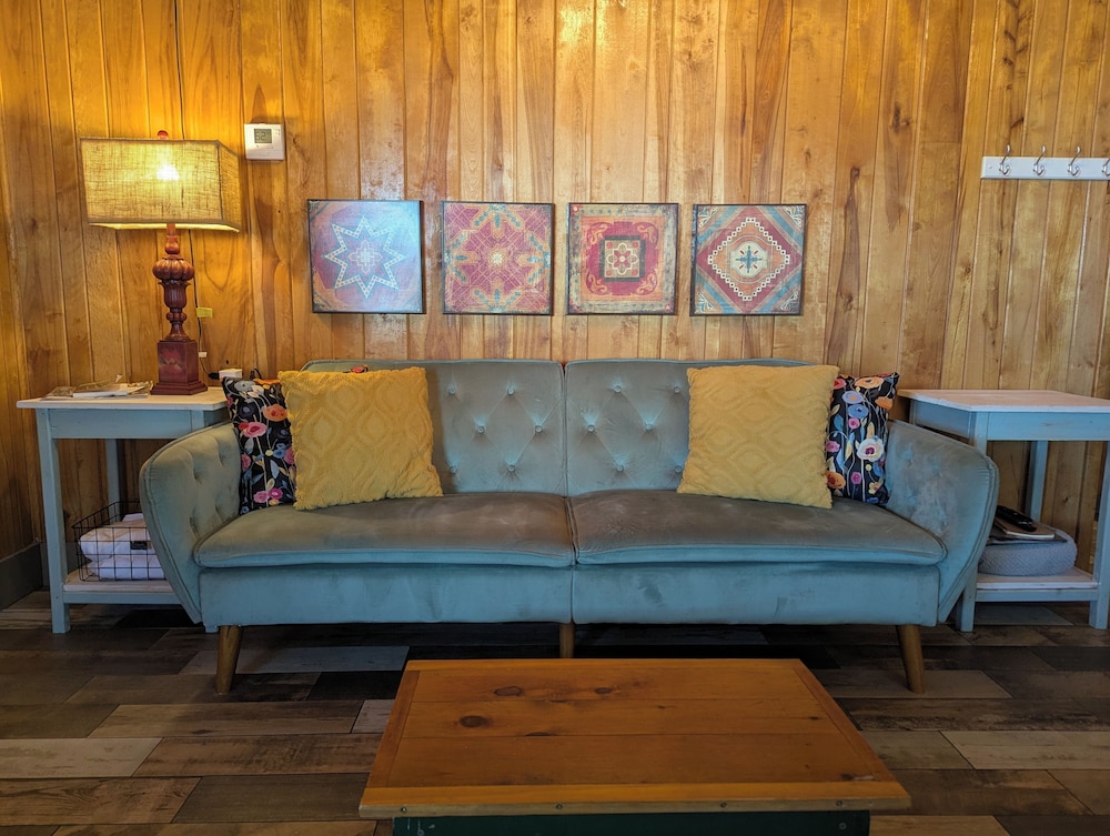 Feather Nest Inn