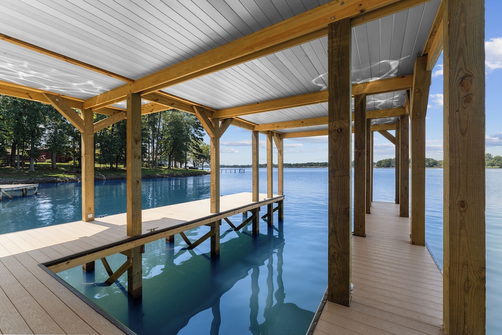 Lakefront Living W/optional Boat Rental