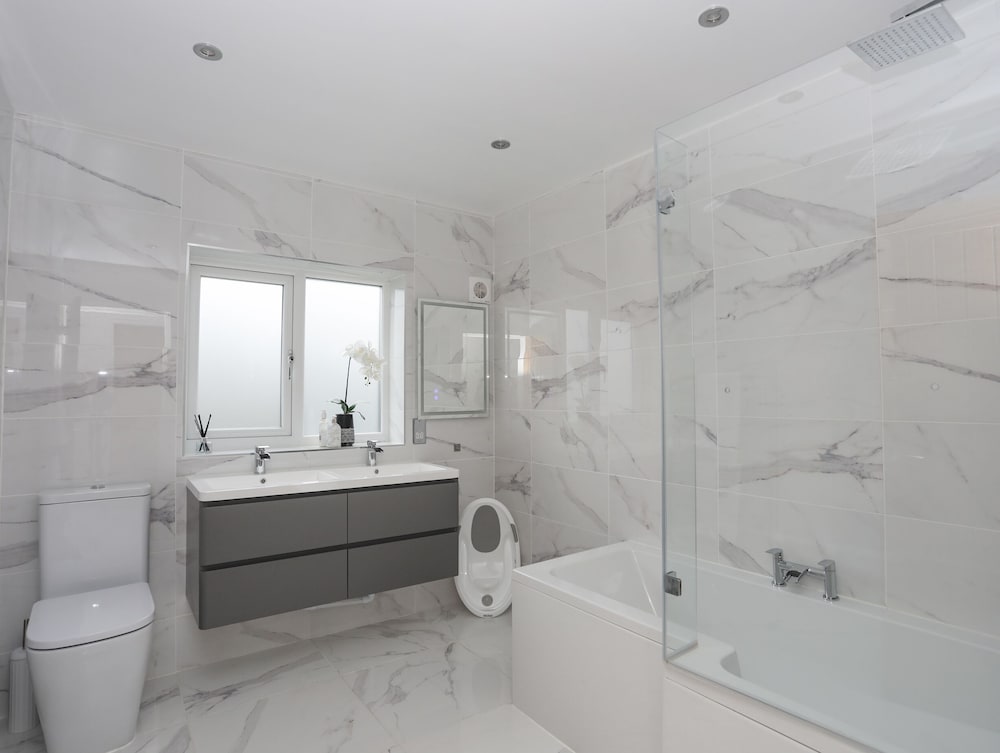 Clydfan, No 1 Trearddur Road