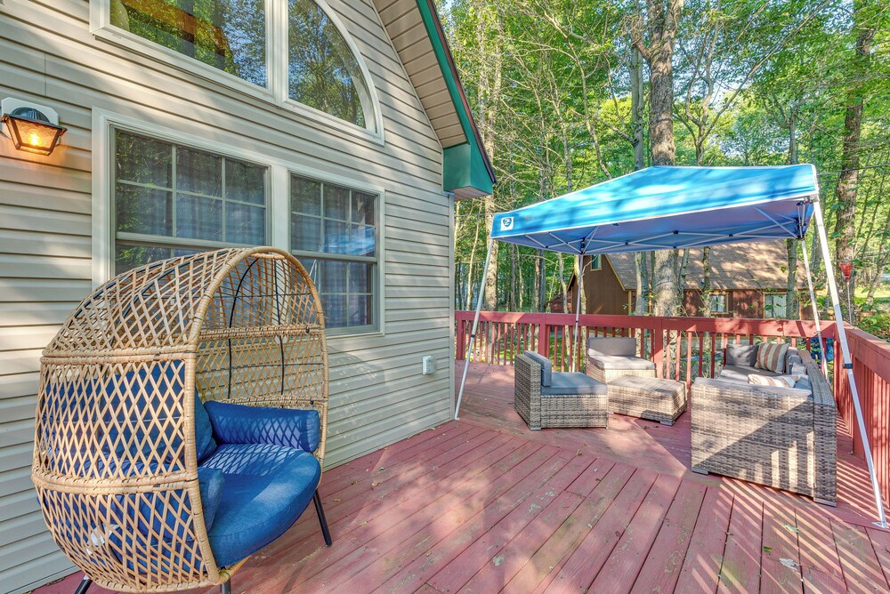 Peaceful Pocono Lake Retreat w/ Game Room & Deck! view 4