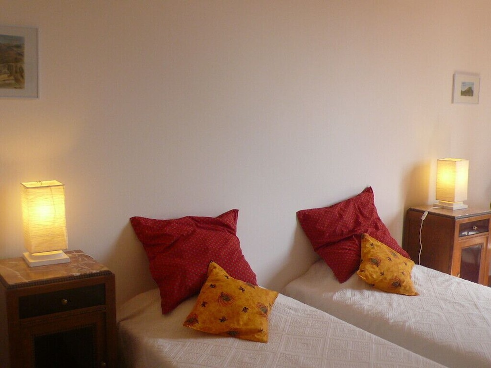 Le Cadran Solaire view 2