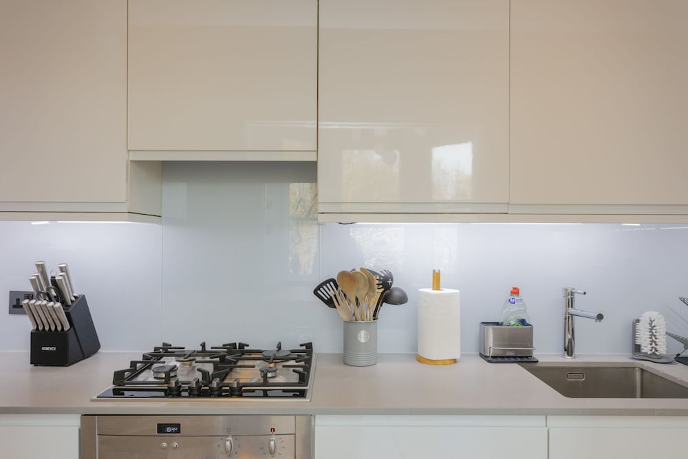 Newly Renovated 3 Bedroom Apartment in North West London