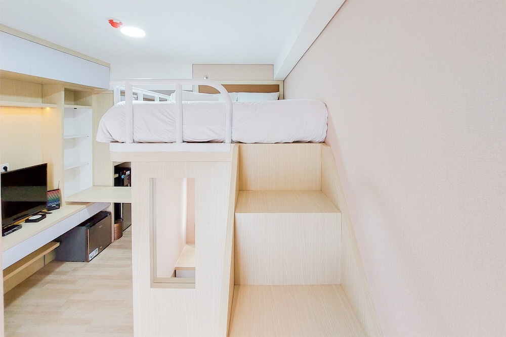Well Furnished and Simply Studio Transpark Bintaro Apartment