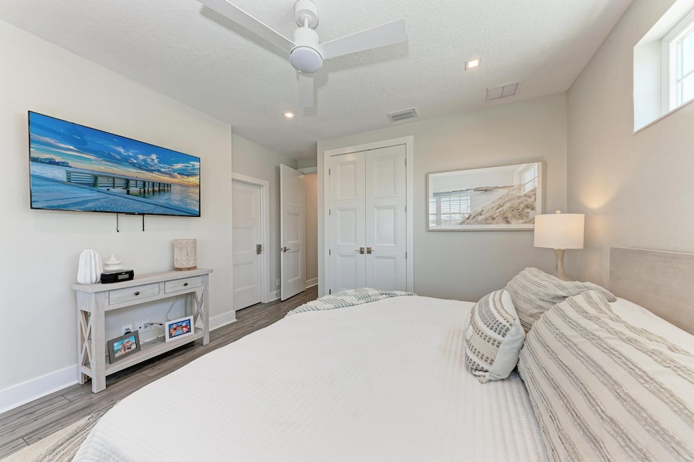 Sweet & Salty Beach House 3 Bedroom Home