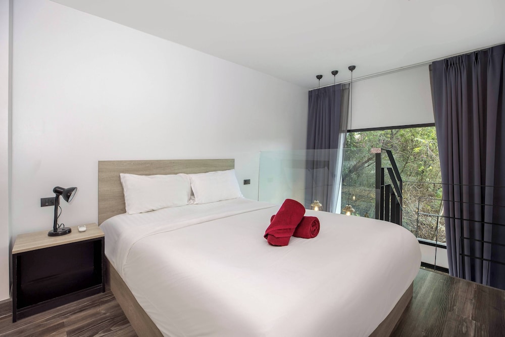 Nai Harn Duplex near the Beach UTL B125