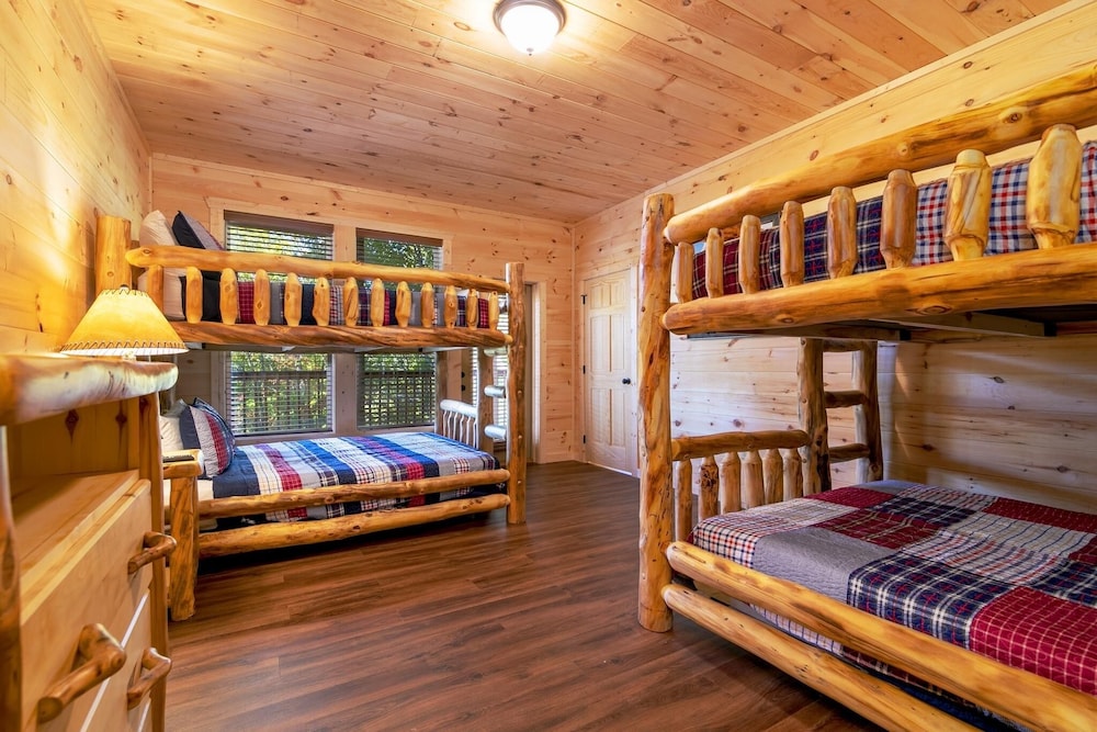 Donwell Manor - 4 Bedrooms, 4 Baths, Sleeps 16 4 Cabin by RedAwning view 4