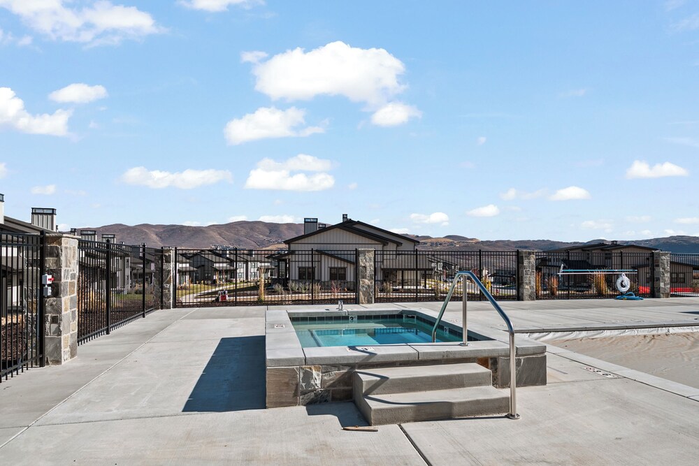 Mountain View Magic - Mayflower Lakeside