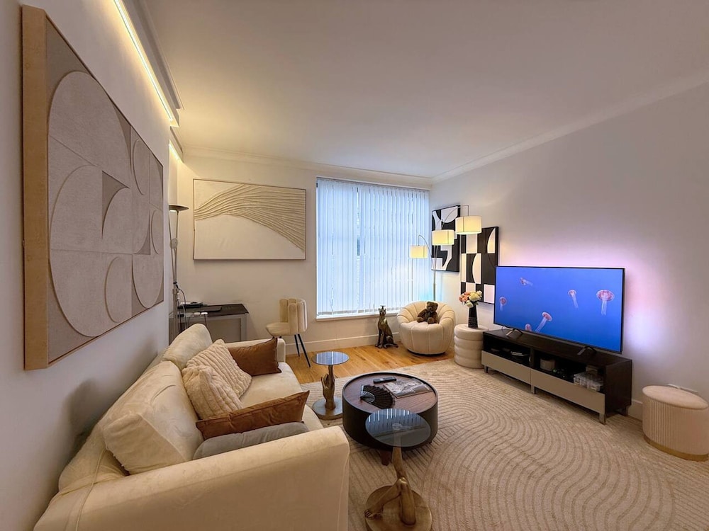Cosy Mayfair Hideout on Prestigious Street