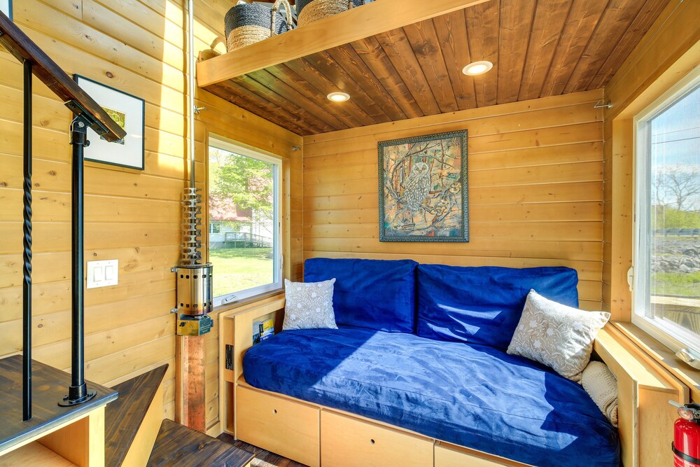 Abingdon Vacation Rental Tiny Home on 10-acre Farm view 5