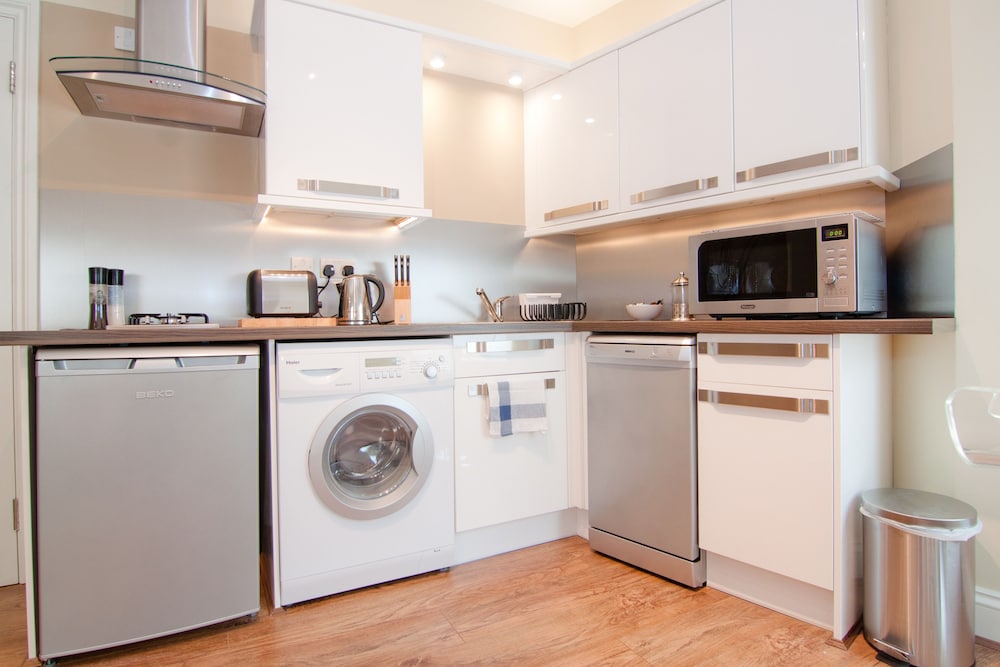 SHQ Apartments