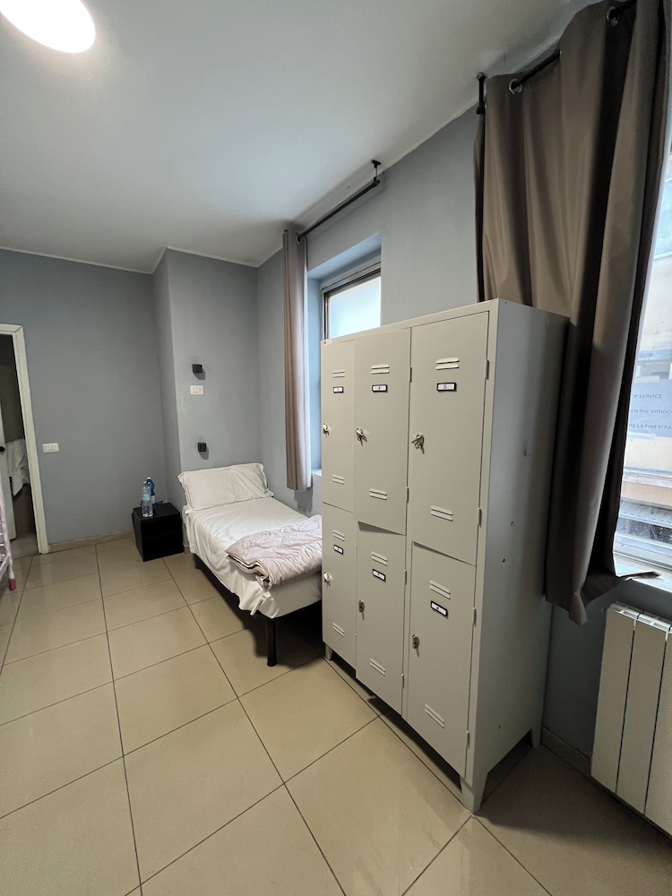 Lion University & Youth Hostel Milano