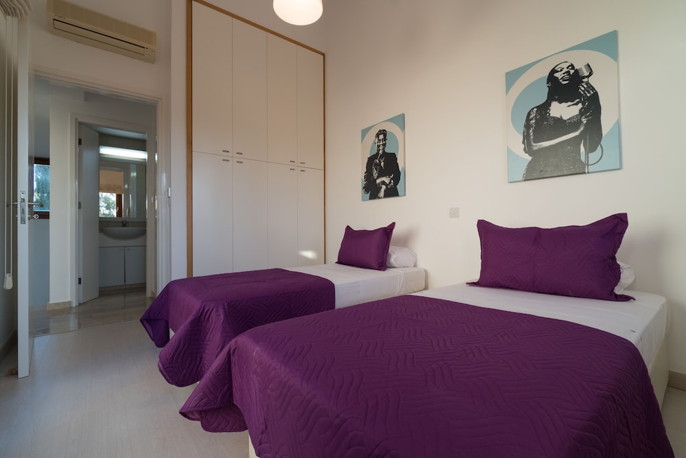 Beautiful 2 Bedroom Villa Proteus HG29 with private pool and pretty golf course views, Short walk to resort village square on Aphrodite Hills view 2