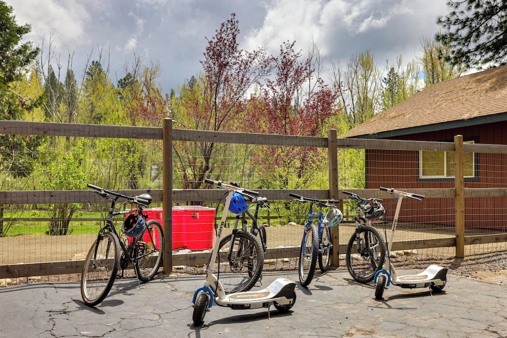 Furnished Deck & Nat'l Forest Views: Arnold Cabin view 2