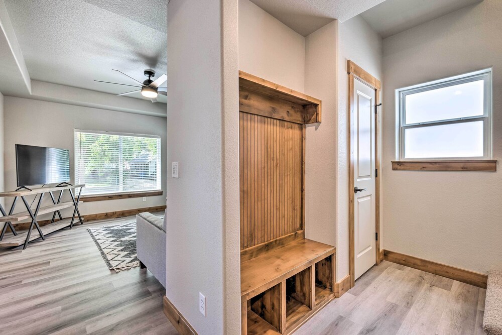 Modern Loveland Condo ~ 2 Mi to Lake Loveland! view 3