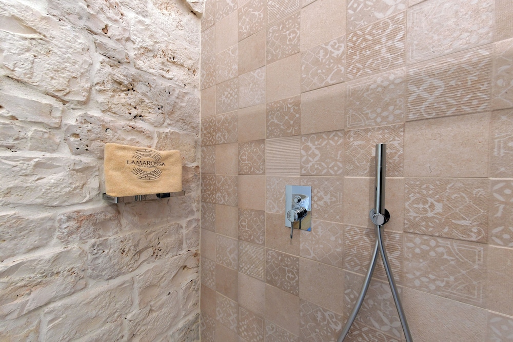 Lamarossa Trulli & Suites