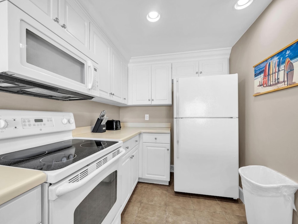 Majestic Beach Towers 2-1608